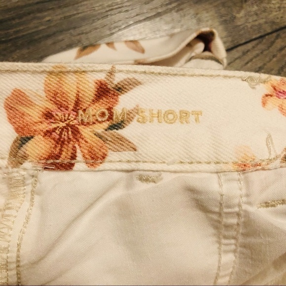 NWOT AEO 🦅 Floral Denim Mom Shorts - Picture 6 of 12